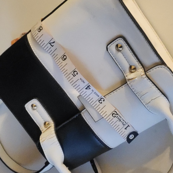 White and black spacious bag - Picture 10 of 16